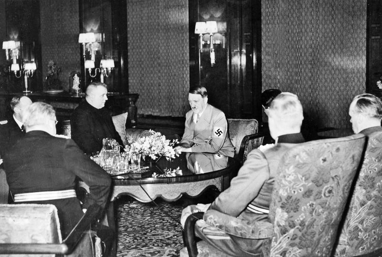 V marci 1939 Hitler na rokovaniach v Berlíne strašil Tisa, že Maďarsko si brúsi zuby na zvyšok Slovenska. (Foto: archív)