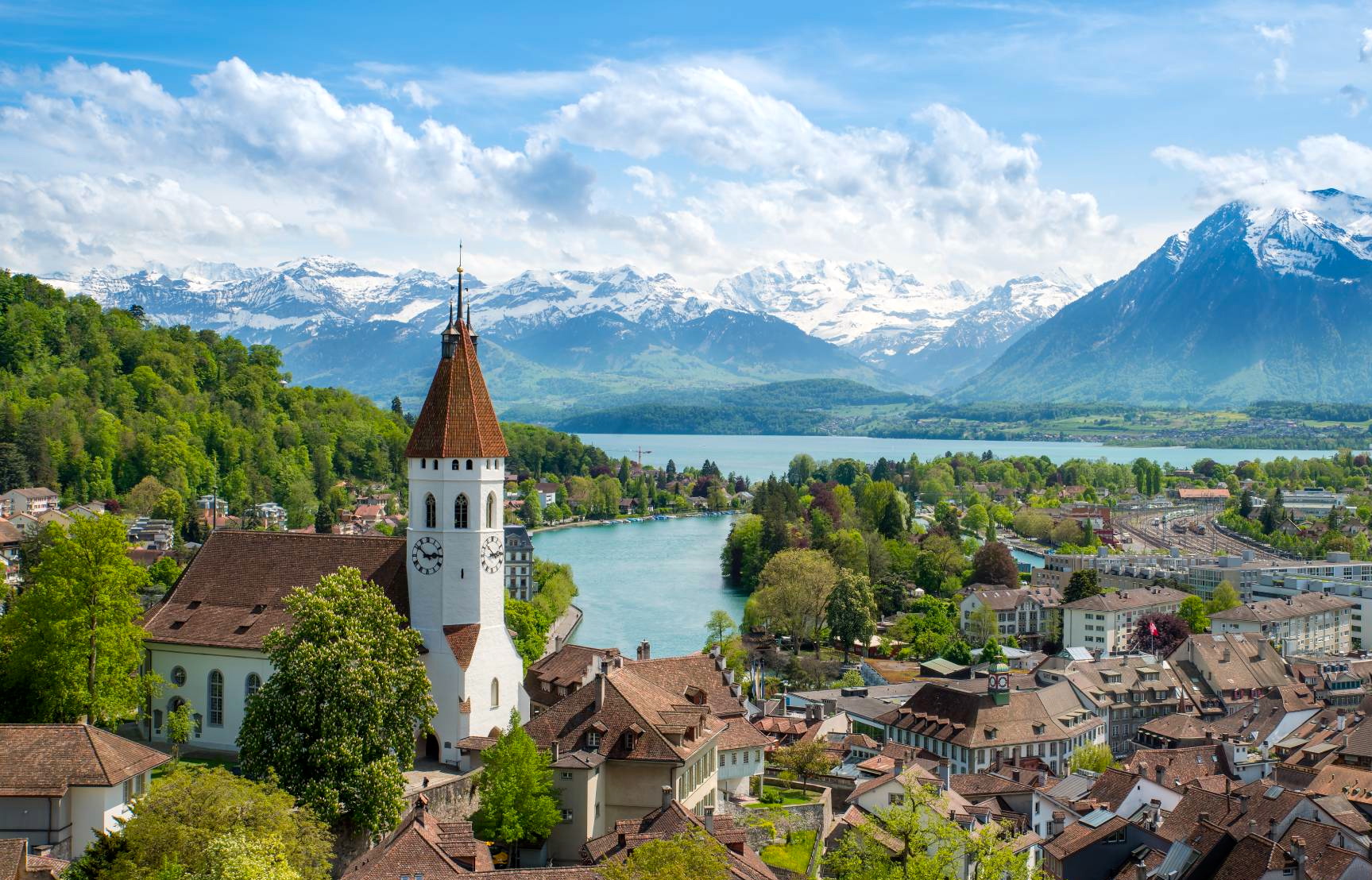 Švajčiarska obec predáva nehnuteľnosti za symbolický frank
